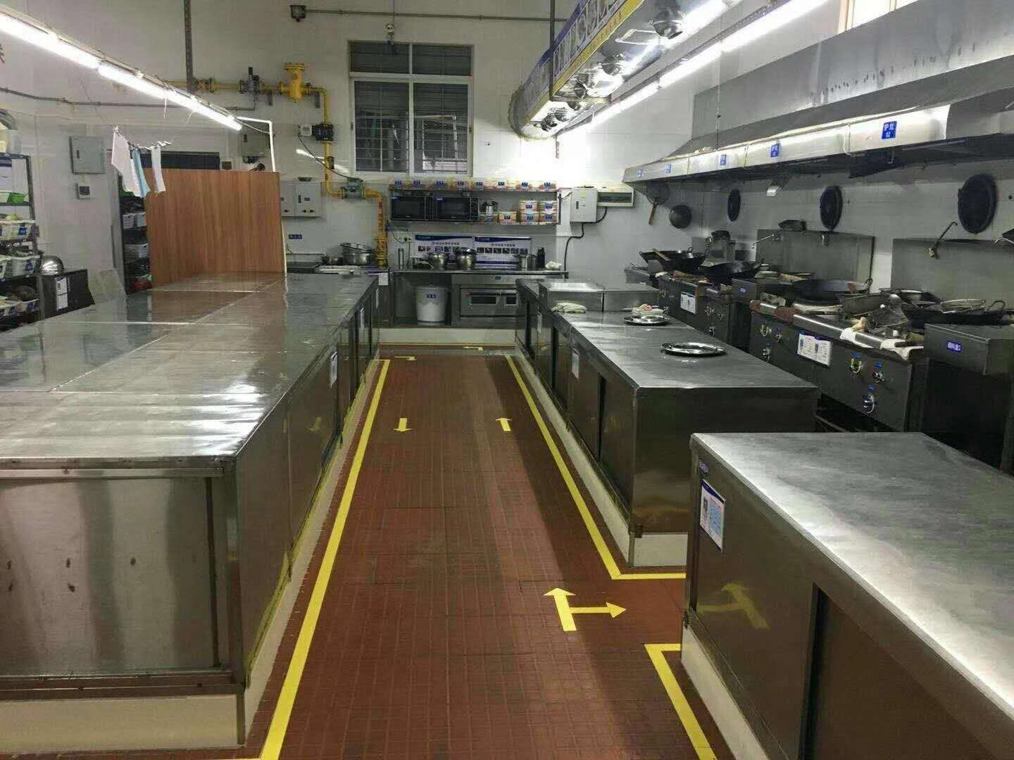 為什么都使用不銹鋼廚具？